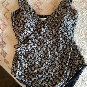 Ladies 1 Pc Bathing Suit Nip Tuck Sz 10 Navy White